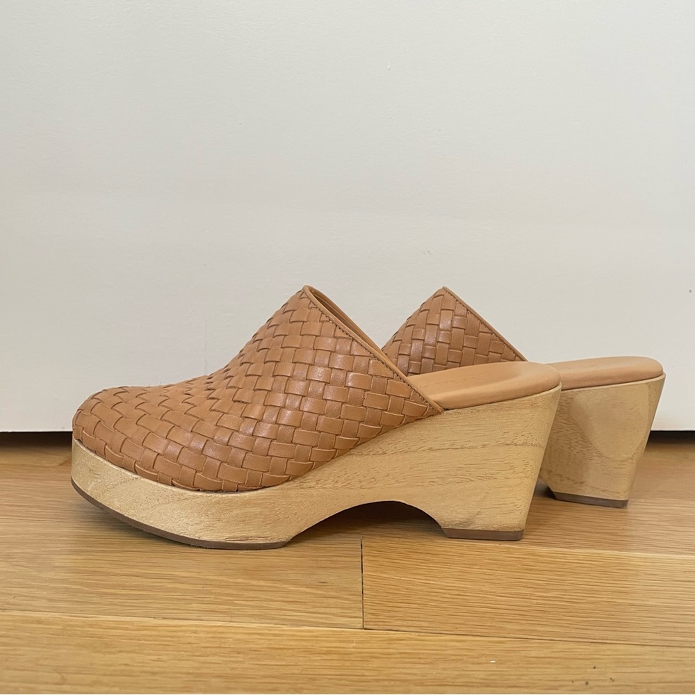 SOLD Everlane Clog, woven